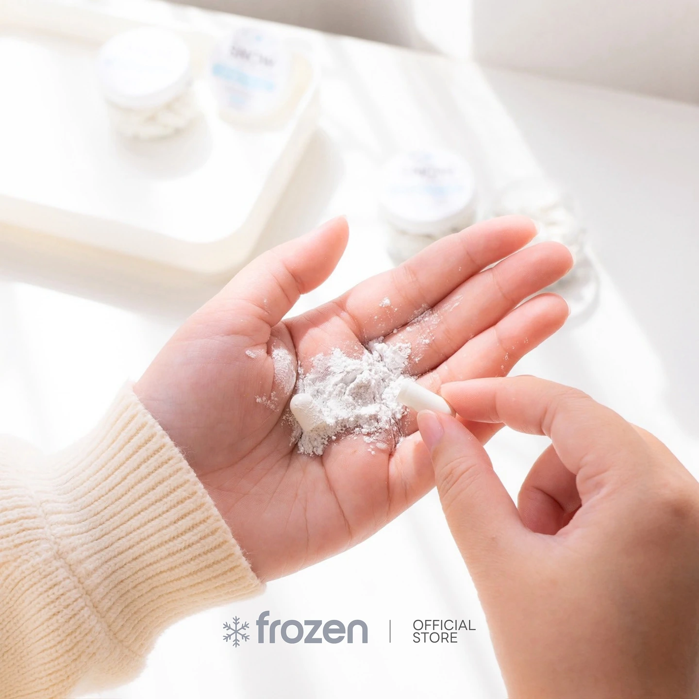 Frozen Snow Capsule
